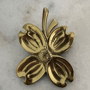 Vintage Virginia Metal Crafters Brass Dogwood Flower Mail Clip ,Paperweight